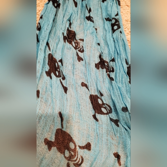 Skull Scarf / Blue - Picture 3 of 5